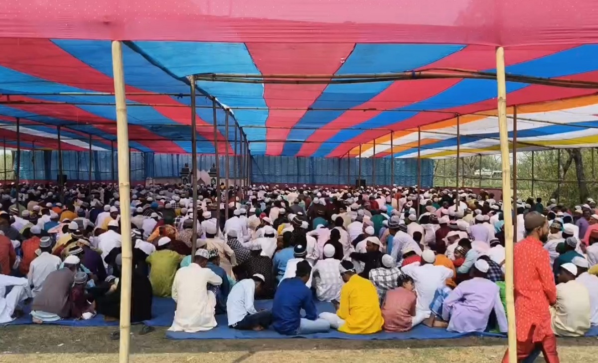 जलपाईगुड़ी में भी हर्सोल्लास से मनाया जा रहा है  ईद का त्योवहार,  मस्जिद में अदा की ईद के नमाज