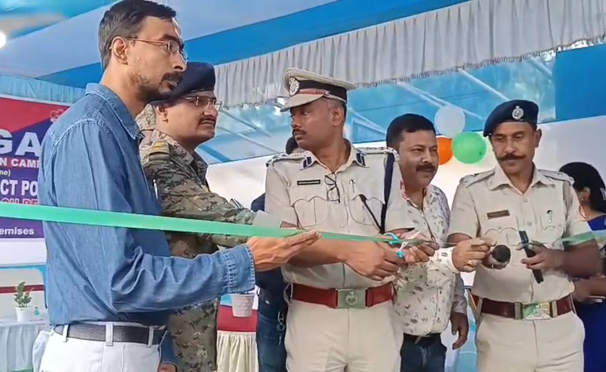 कूचबिहार जिला पुलिस ने रक्त की कमी को दूर करने के लिए किया रक्तदान शिविर “उत्सर्ग” का आयोजन 