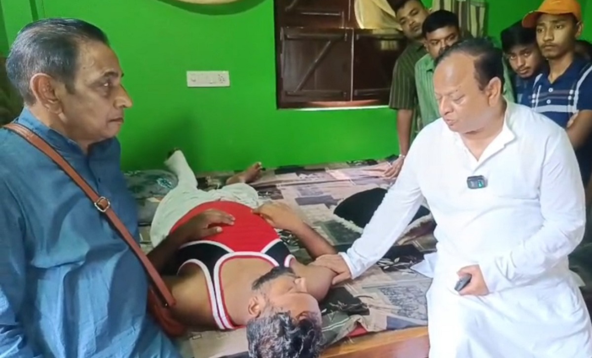 हरियाणा में बंगाल के श्रमिक पर पुलिस की अमानवीय यातना का आरोप ,मंत्री गुलाम रब्बानी ने घटना के खिलाफ कोर्ट जाने की बात कही 