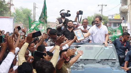 राहुल गांधी और तेजस्वी यादव की वोटर अधिकार यात्रा मुजफ्फरपुर पहुंची