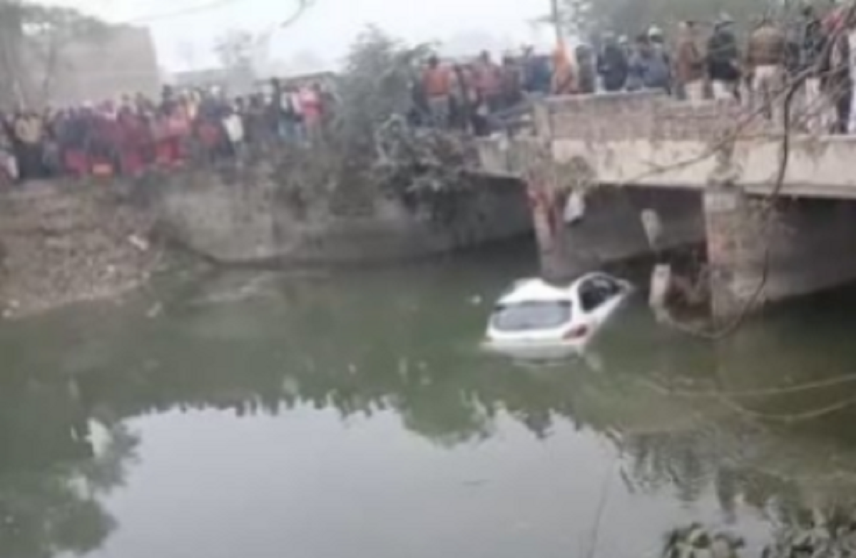 देर रात रेलिंग तोड़ नहर में गिरी कार, दो लोगों की मौके पर मौत
