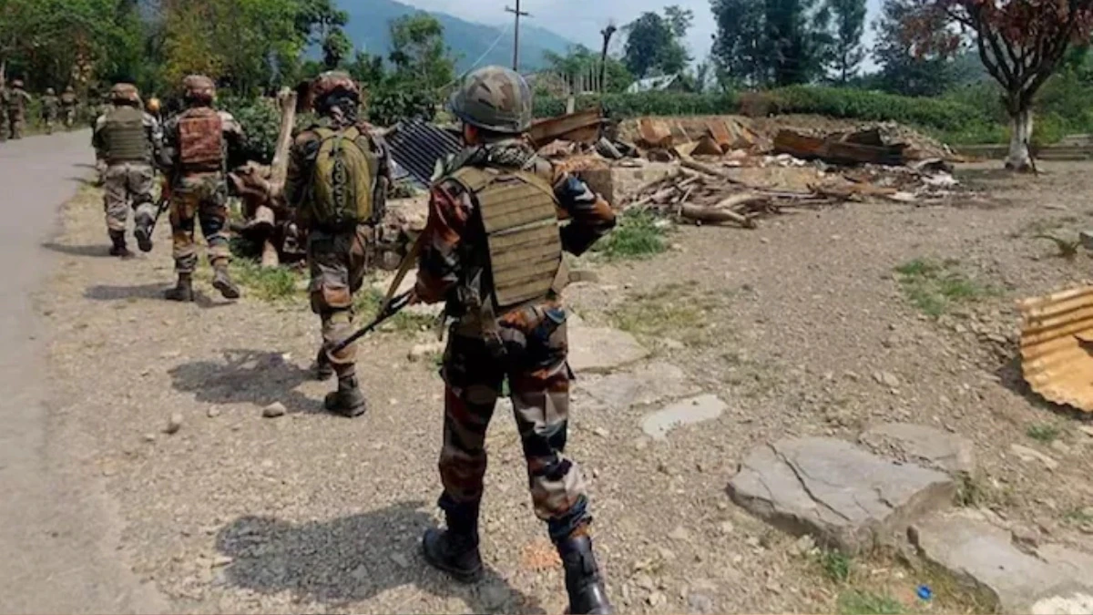 मणिपुर में अलग-अलग अभियानों में 10 उग्रवादी गिरफ्तार