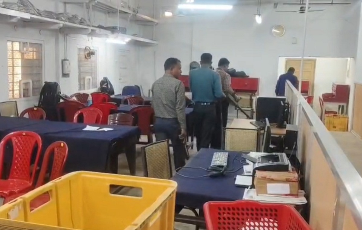 हेड पोस्ट ऑफिस में बम की खबर से मचा हड़कंप, पुलिस और बम स्क्वॉड ने शुरू की तलाशी