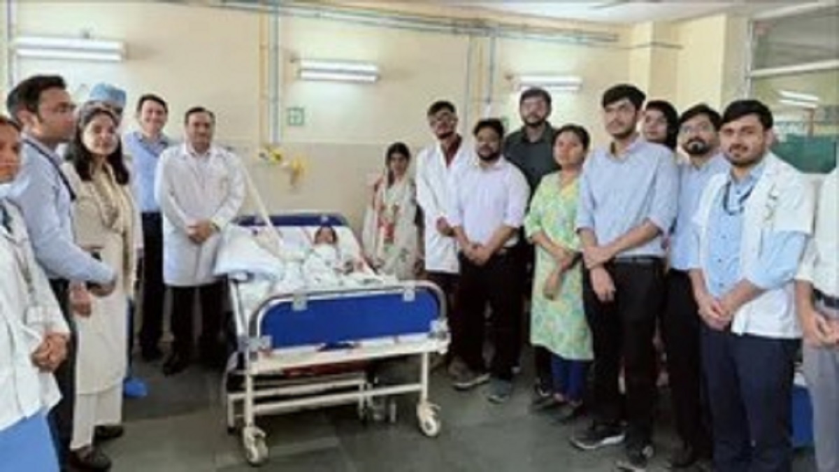 डॉक्टरों ने बच्ची का कटा हुआ हाथ जोड़ा, एम्स पटना में 6 घंटे तक चली सर्जरी